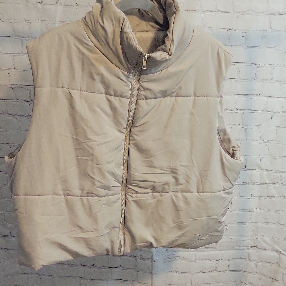 SHEIN Cream Quilted Vest